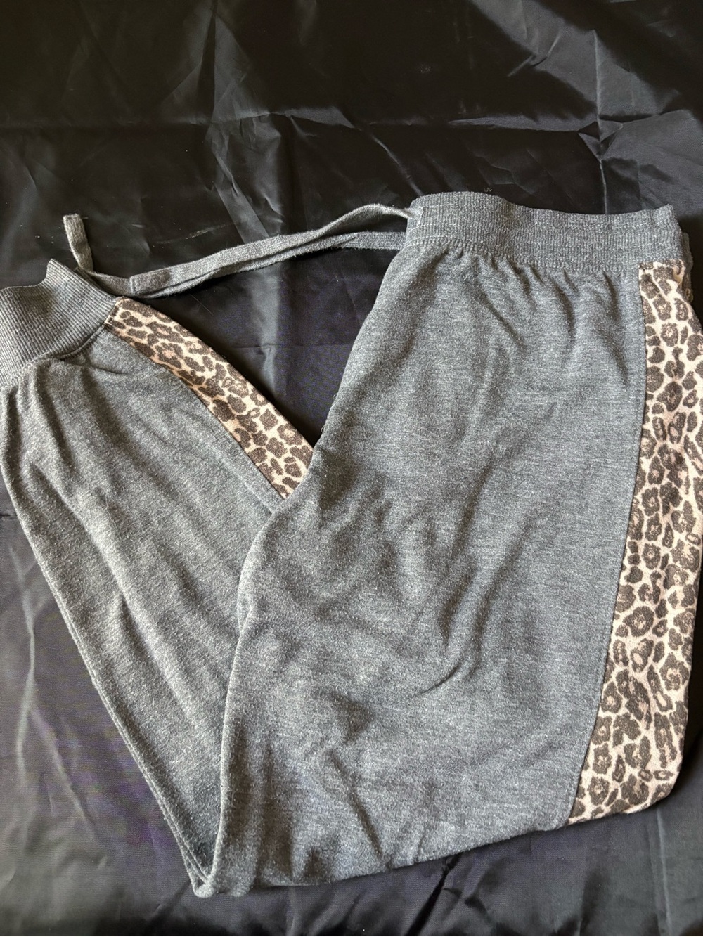 Cozy Women's Gray Knit Jogger Pants with Leopard Trim